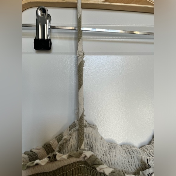 American Eagle striped romper with detachable straps size large item 06-28 - Picture 5 of 10